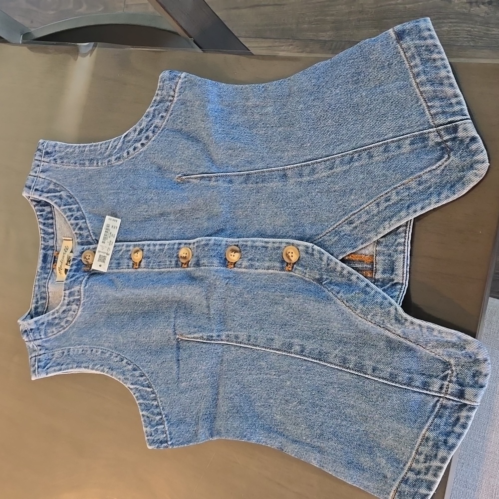 Madewell Denim Crewneck Vest in Java Washitem NS328.  Sold out piece